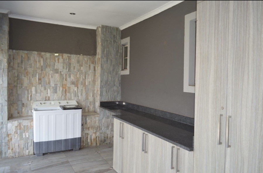 5 Bedroom Property for Sale in Doringkruin North West